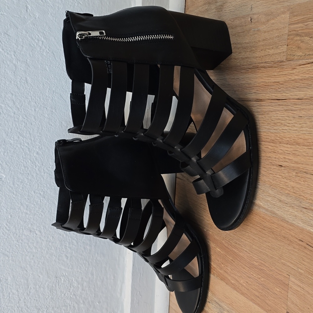 NWOT  Torrid Heeled Sandals